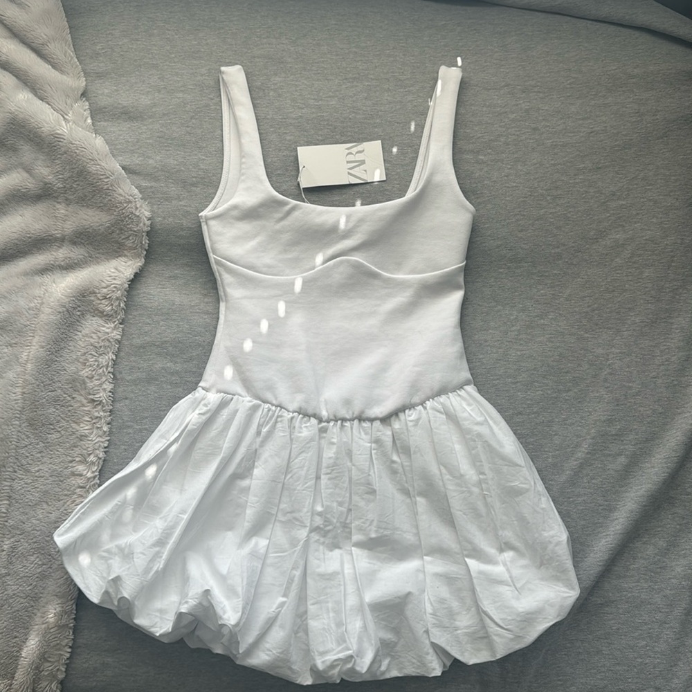 New with tag Zara white summer dress.
